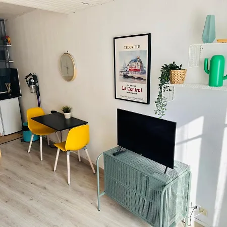Joli Studio Meuble Tout Confort Sur Mer