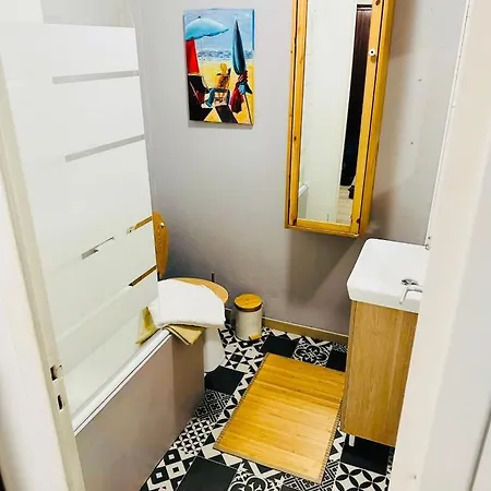Joli Studio Meuble Tout Confort Sur Mer * تروفيي سور مير